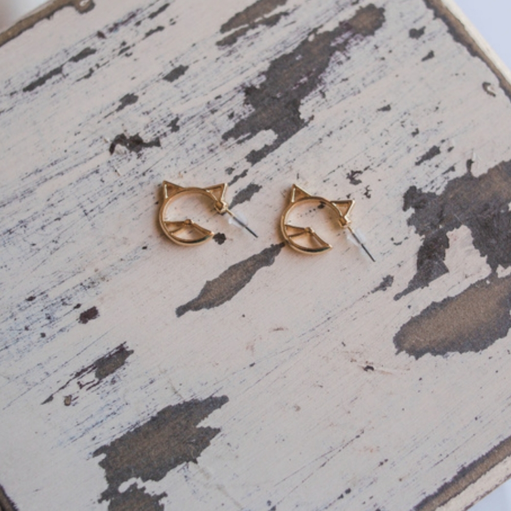 LAST Silver Cat Earrings Kittykat Hoops NWT NEW - Picture 6 of 7